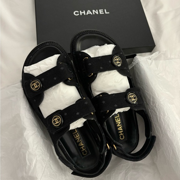 CHANEL 🖤 23P Classic Black Denim Dad Sandals - Size 38.5 *RARE* - Picture 1 of 14